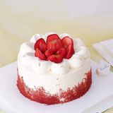  Bánh trang trí dâu, rắc bột bánh red velvet - Bánh kem sinh nhật Đà Nẵng 