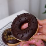  Bánh donut socola đen 