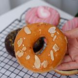  Donut hạnh nhân 