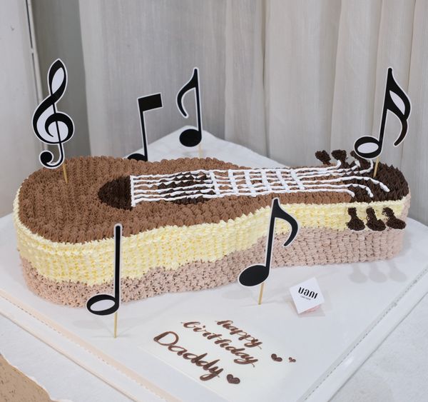  bánh cây đàn ghita 