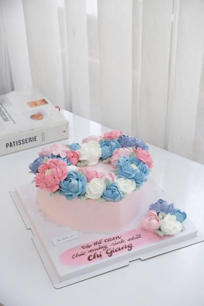  bánh kem tim bắt hoa 