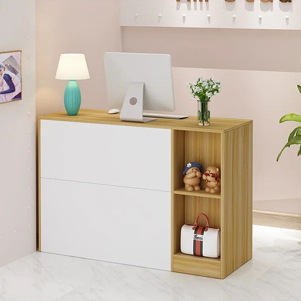 Quầy lễ tân 10