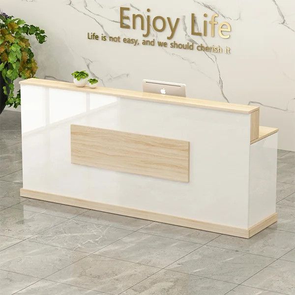 Quầy lễ tân 18