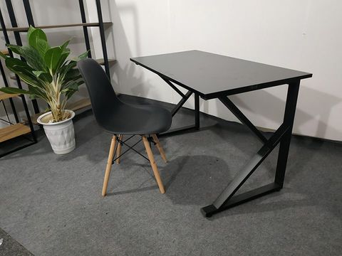 Bàn làm việc chân sắt 3