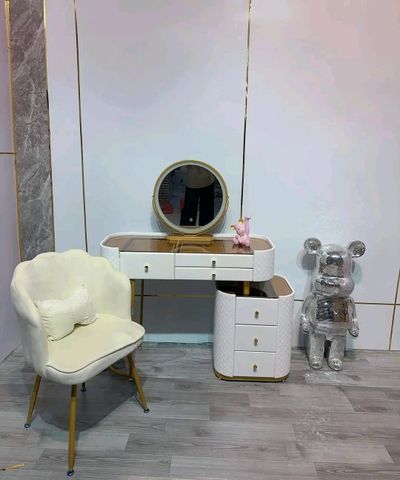 Bàn trang điểm nhập khẩu ALIBTDNK-09 (Gồm gương đèn led và ghế)