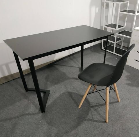 Bàn làm việc chân sắt 8