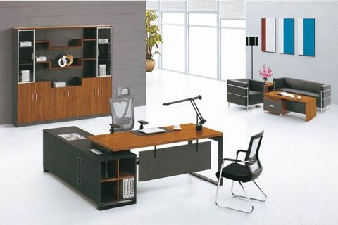 Bàn Giám Đốc 51