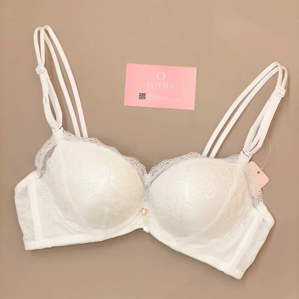 Áo lót có gọng đệm dày