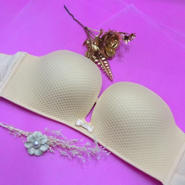  Áo Quây Xẻ Ngực Cô Dâu 