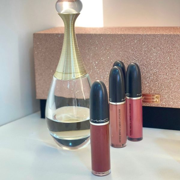  Son kem MAC Love Weapon 