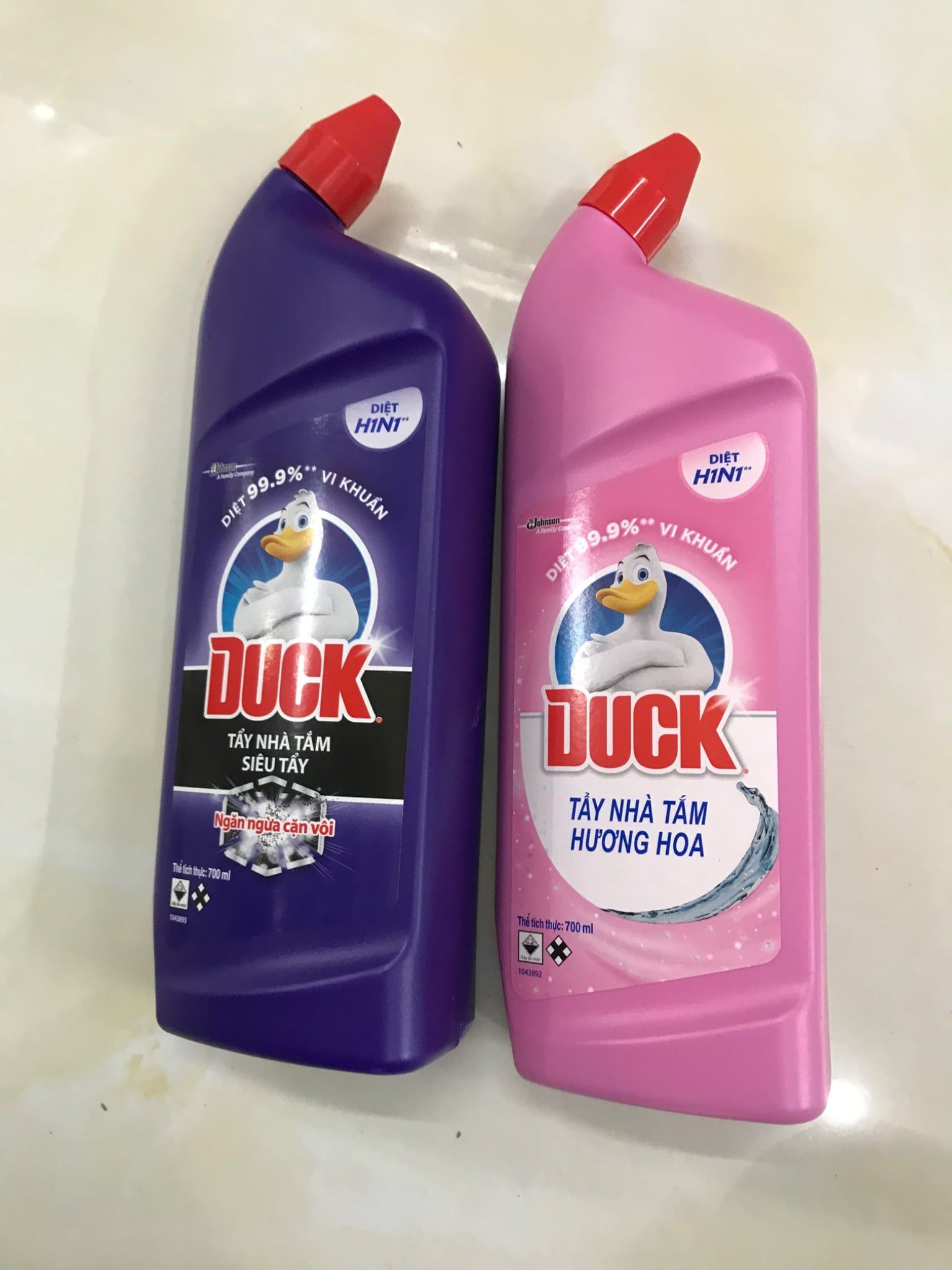  Tẩy bồn cầu duck 700ml 