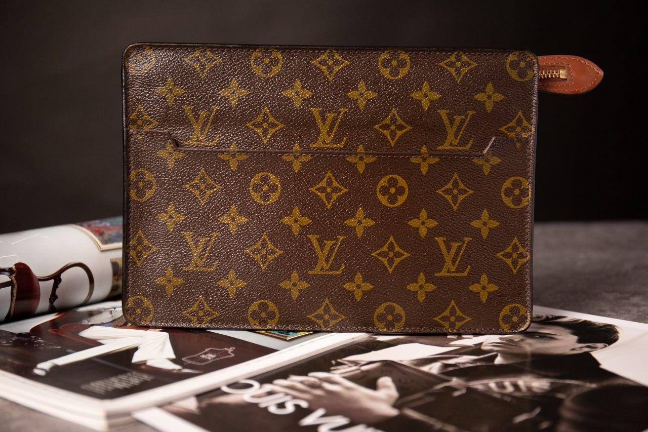 Leather clutch bag Louis Vuitton Brown in Leather 25379287 #34 Leather clutch bag Louis Vuitton Brown in Leather 25379287