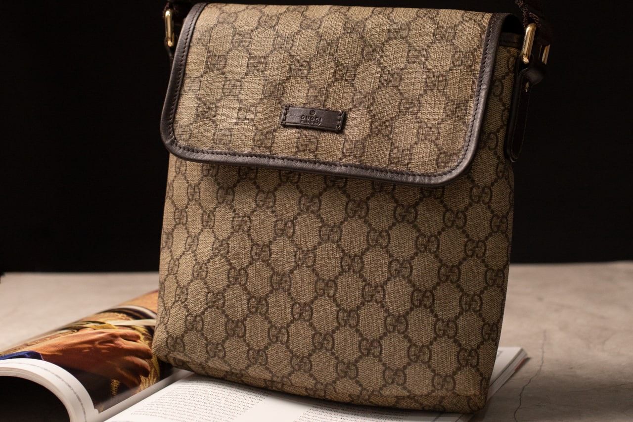 Túi đeo Gucci Monogram Crossbody Bag - TTA1216 – Tony Tú Authentic