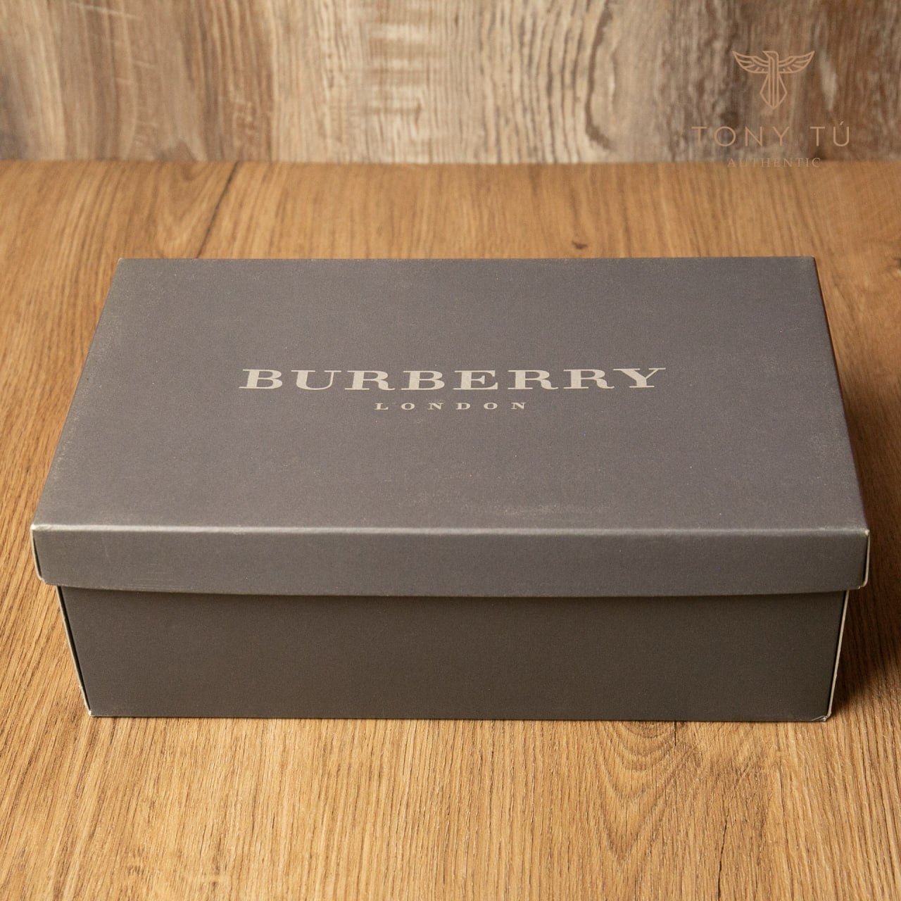 Giày Burberry London Loafers Size  - 41 - TTA1955 – Tony Tú Authentic