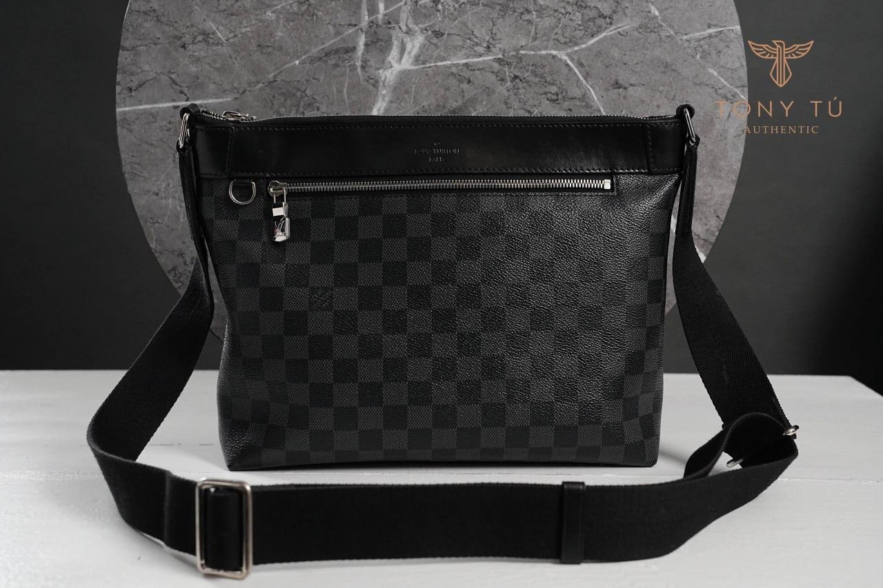 Túi đeo chéo Louis Vuitton LV caro đen nam châm like Authentic  TANYA