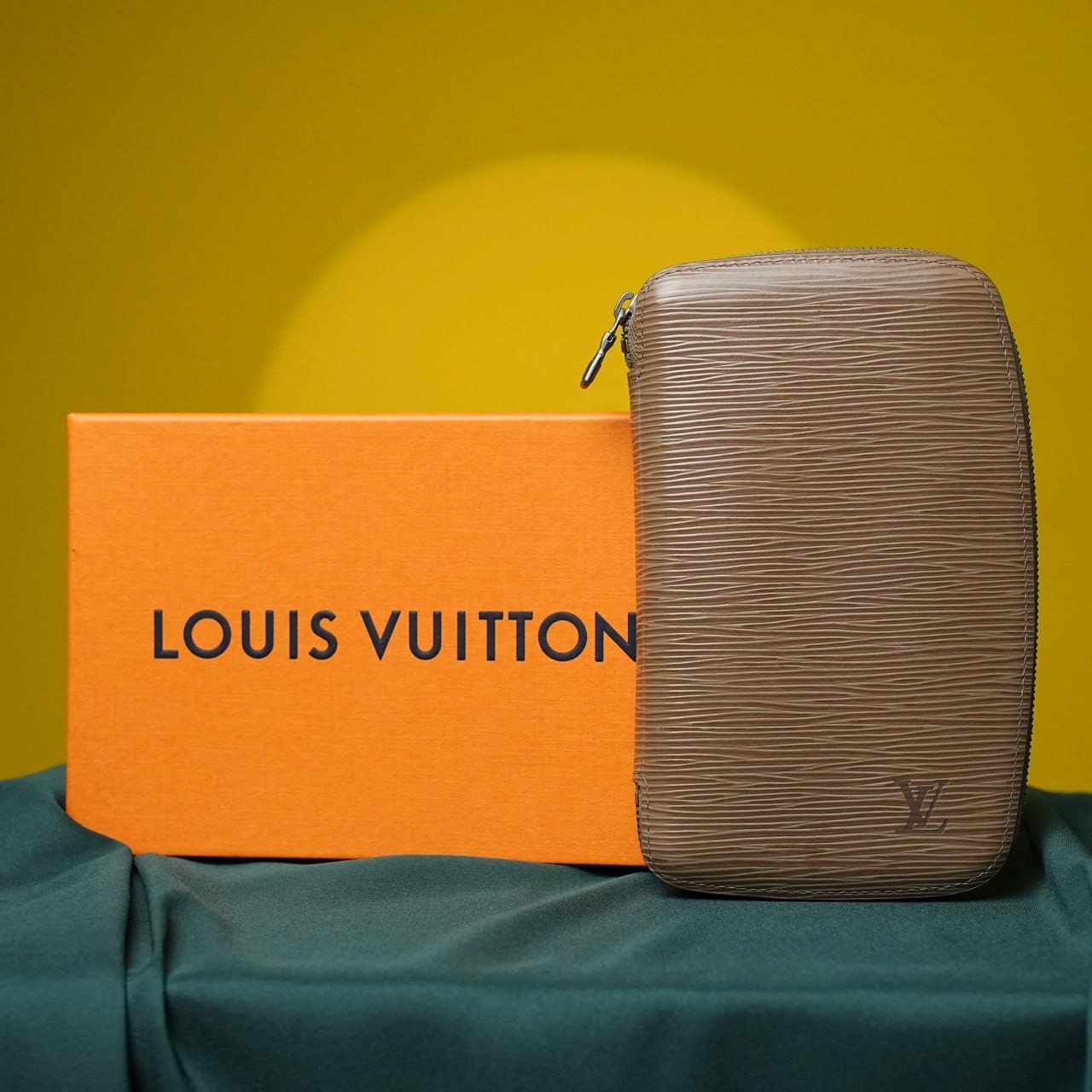 Louis Vuitton Geode Organizer Zippy Wallet