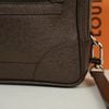 Clutch Louis Vuitton Pavel Taiga Leather (Nâu) - TTA3934