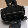 Clutch/ Zippy XL Louis Vuitton Taiga - TTA4025