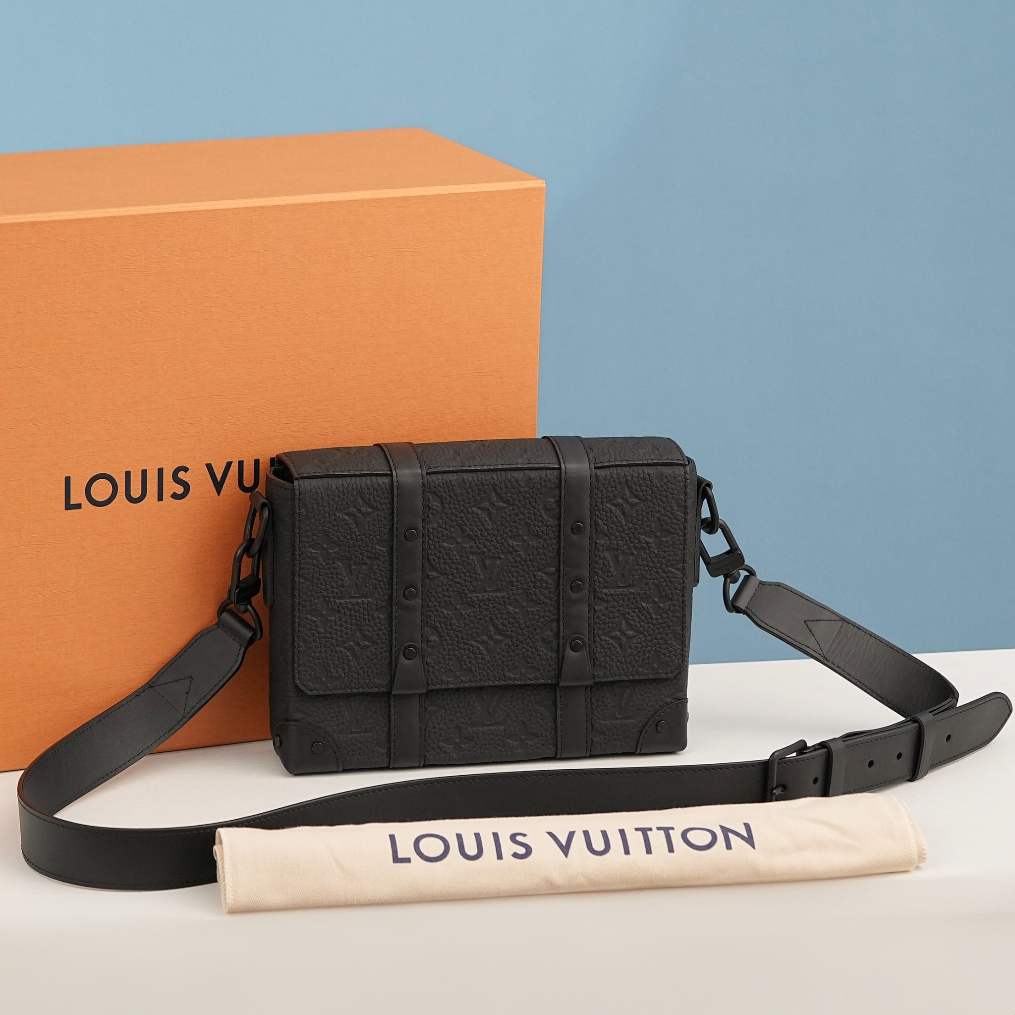 Túi đeo Louis Vuitton Soft Trunk Monogram Taurillon size 24 (New