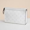 Túi đeo Louis Vuitton Gaston Wearable Wallet size 22