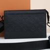 Túi đeo Louis Vuitton Gaston Wearable Wallet Monogram Shadow size 22 - TTA4305