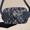 Túi đeo Louis Vuitton Outdoor Monogram Tapestry size 21