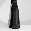 Túi đeo Louis Vuitton District Damier Graphite size 32