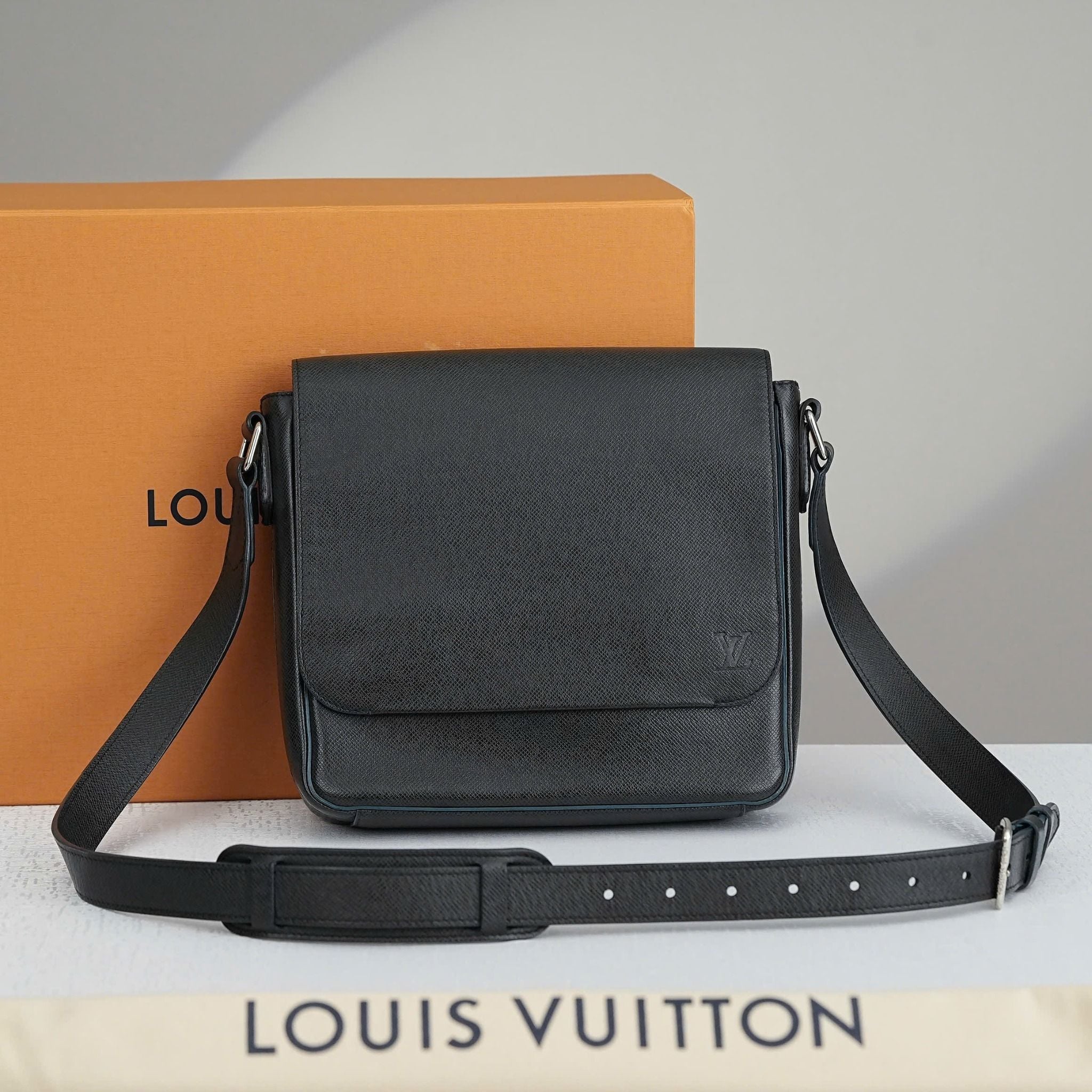 Túi đeo Louis Vuitton Roman PM Messenger Bag size 26 (Navy Rim) - TTA4508