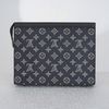 Clutch /Pochette Louis Vuitton Voyage Savane x Chapman Brothers Size 27