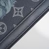 Clutch /Pochette Louis Vuitton Voyage Savane x Chapman Brothers Size 27