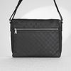 Túi đeo Louis Vuitton Damier Infini District Messenger MM Size 35