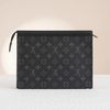 Clutch Louis Vuitton Monogram Eclipse Pochette Voyage Space Age