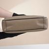 Túi đeo Louis Vuitton Roman PM Taiga size 27