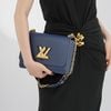 Túi Louis Vuitton Twist MM Indigo Epi (Tím Xanh) size 23 - TTA5115