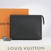 Clutch Louis Vuitton Pochette Voyage MM Noir Taiga (Đen) - TTA5129