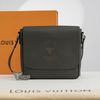 Túi đeo Louis Vuitton Roman PM Messenger Black Taiga size 26