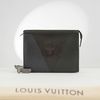 Clutch Louis Vuitton Pochettes Voyage MM Taiga (Đen/Đỏ rượu/Xanh Navy)