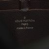 Clutch Louis Vuitton Pochettes Voyage MM Taiga (Đen/Đỏ rượu/Xanh Navy)