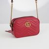 Túi Gucci GG Marmont Camera  Matelassé Chevron (Đỏ) size 18