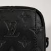 Túi đeo Louis Vuitton Monogram Shadow Double Phone size 19
