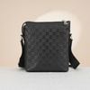 Túi đeo chéo Louis Vuitton Discovery Messenger BB size 24