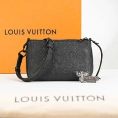 Túi đeo Louis Vuitton Triangle Noir Taurillon Monogram Shadow