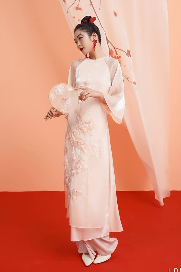 Áo Dài Cách Tân Họa Tiết Tay Lửng LALIN