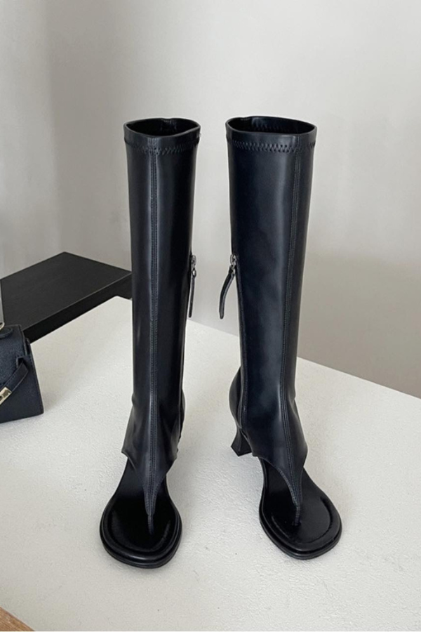 Giày Boot Cổ Cao Hở Mũi Xỏ Ngón OMNES