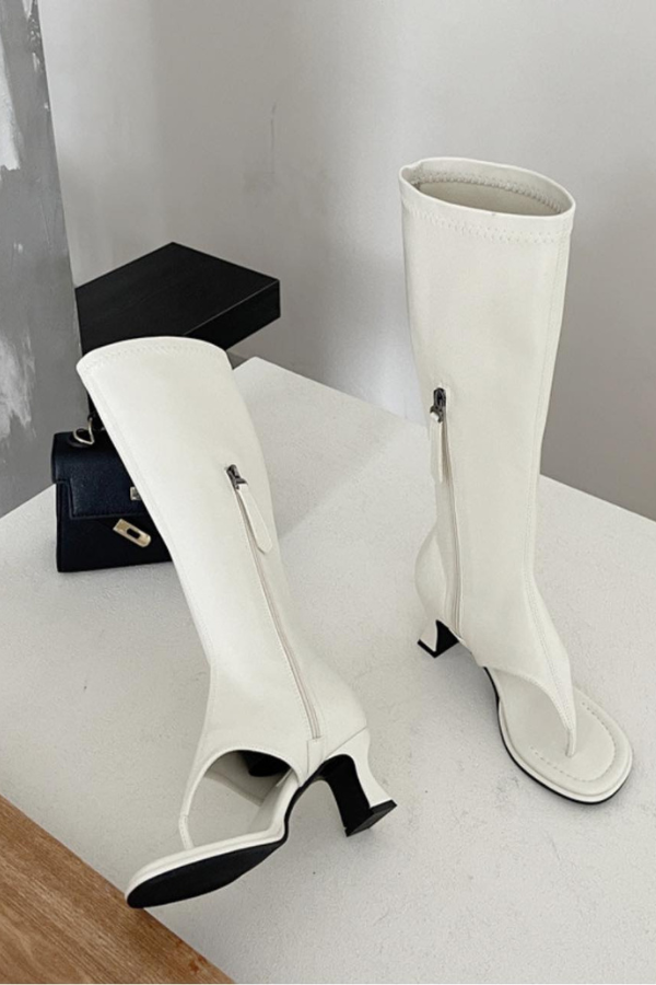 Giày Boot Cổ Cao Hở Mũi Xỏ Ngón OMNES