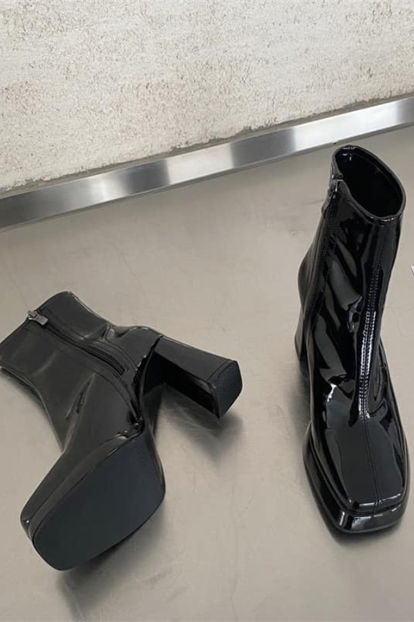 Giày Ankle Boot Mũi Vuông Da Bóng OMNES