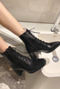 Giày Boot Đế Vuông Đa Bóng Đan Dây OMNES