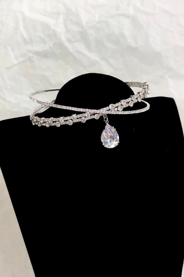 Vòng Cổ Đính Đá Sáng Lấp OMNES