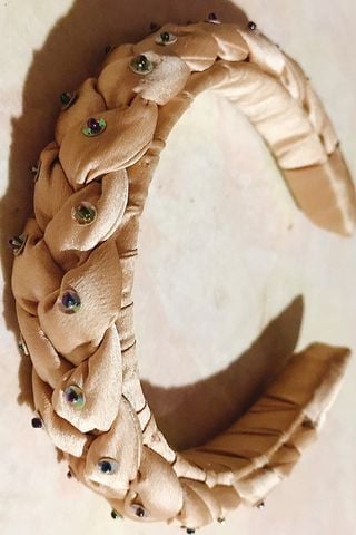 Mấn Đan Chéo Đính Phụ Kiện minde