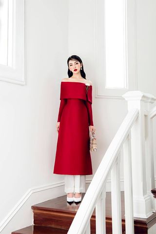 Áo Dài Trễ Vai Tay Dài WHITE PLAN